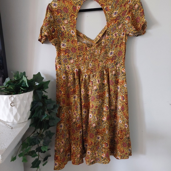 Dress - Picture 2 of 2